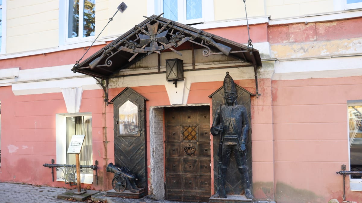 Что первично - дворец или город? Знакомство с Гатчиной.